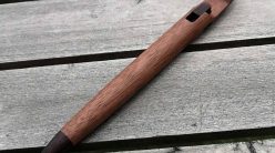木のぬくもりを感じる”カラムシャープペンシル”