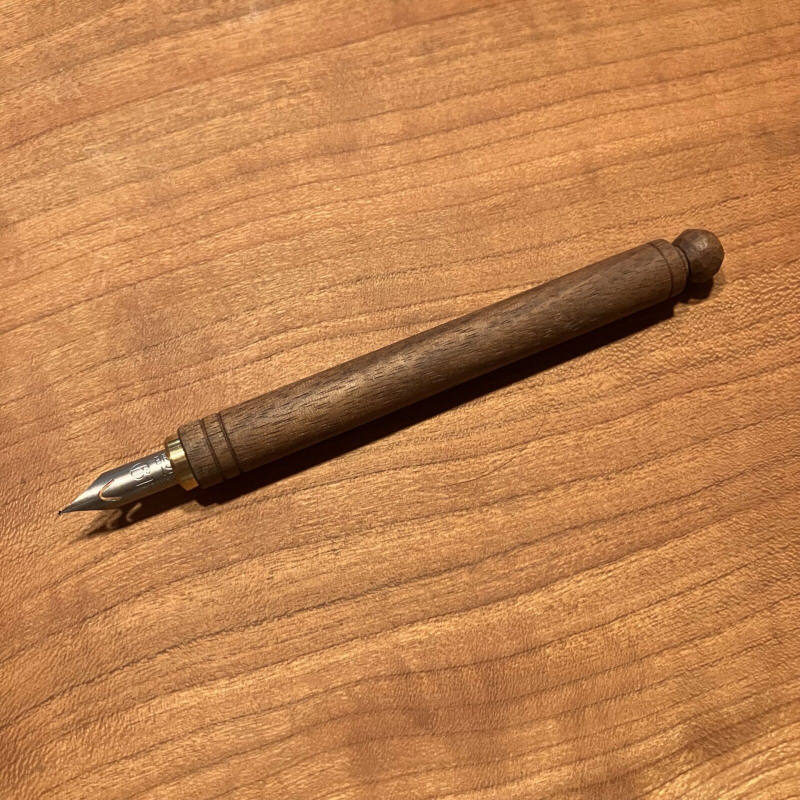 パピルス文具店で見つけた、ウォールナット材のつけペンが最高すぎた